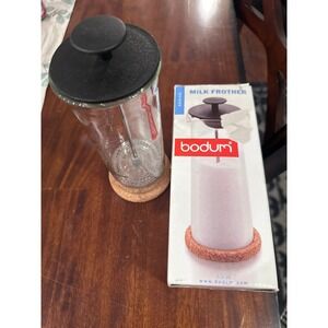 Bodum Aerius Milk Frother Glass Carafe Black Lid Plunger with Box